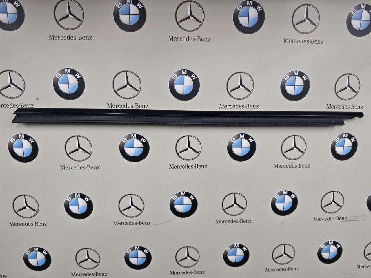 молдинг двери передней левой BMW XM G09 2024, 4.4 л., бензин, 475, полный привод