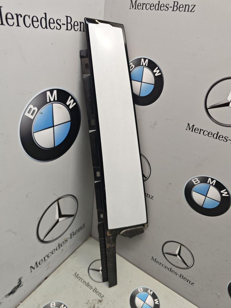молдинг двери задней правой BMW XM G09 2024, 4.4 л., бензин, 475, полный привод, 9451284