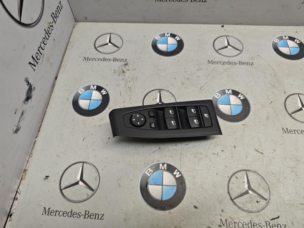 блок управления стеклоподъемниками BMW 2 серия Active Tourer F45 2015, 2.0 л., B48 A20 A, 9362116