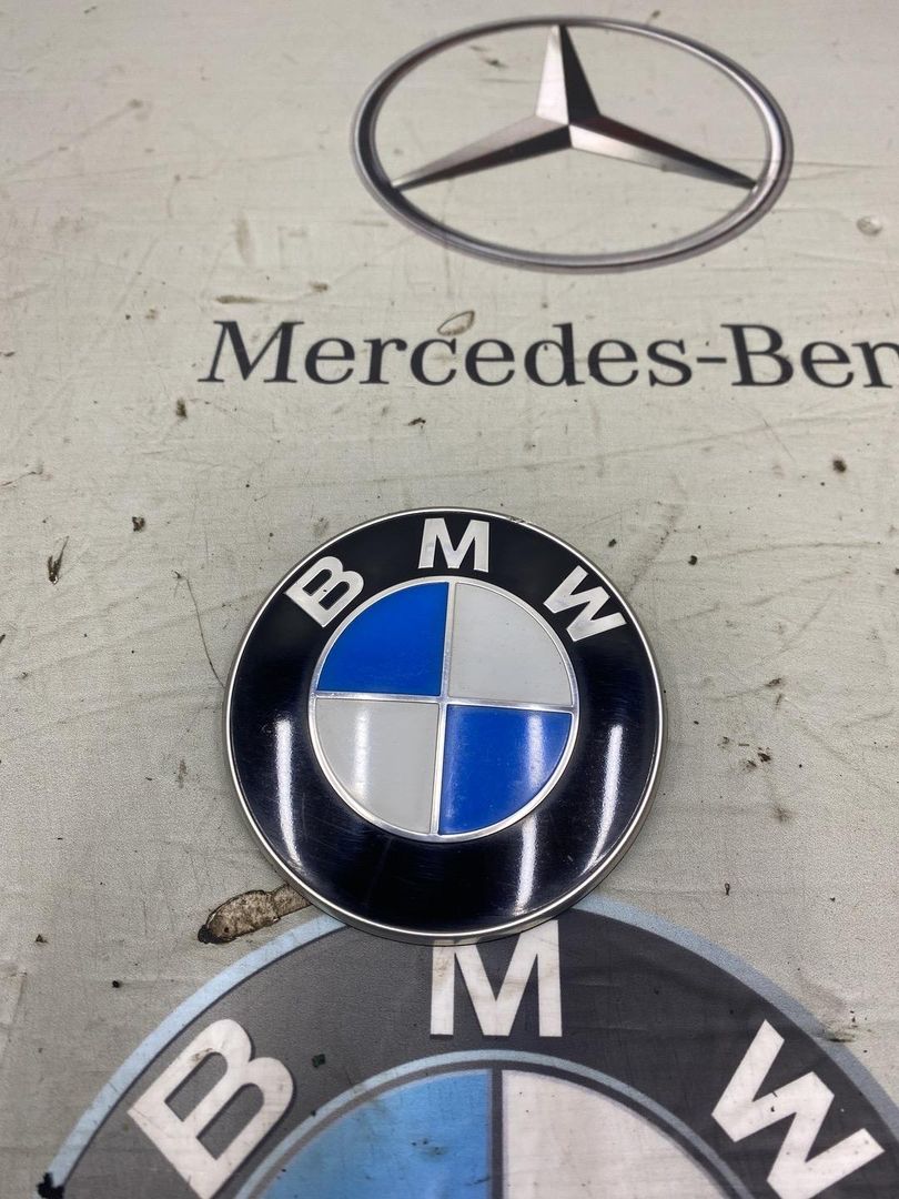 эмблема BMW 2 серия Active Tourer F45 2015, 2.0 л., бензин, 8219237