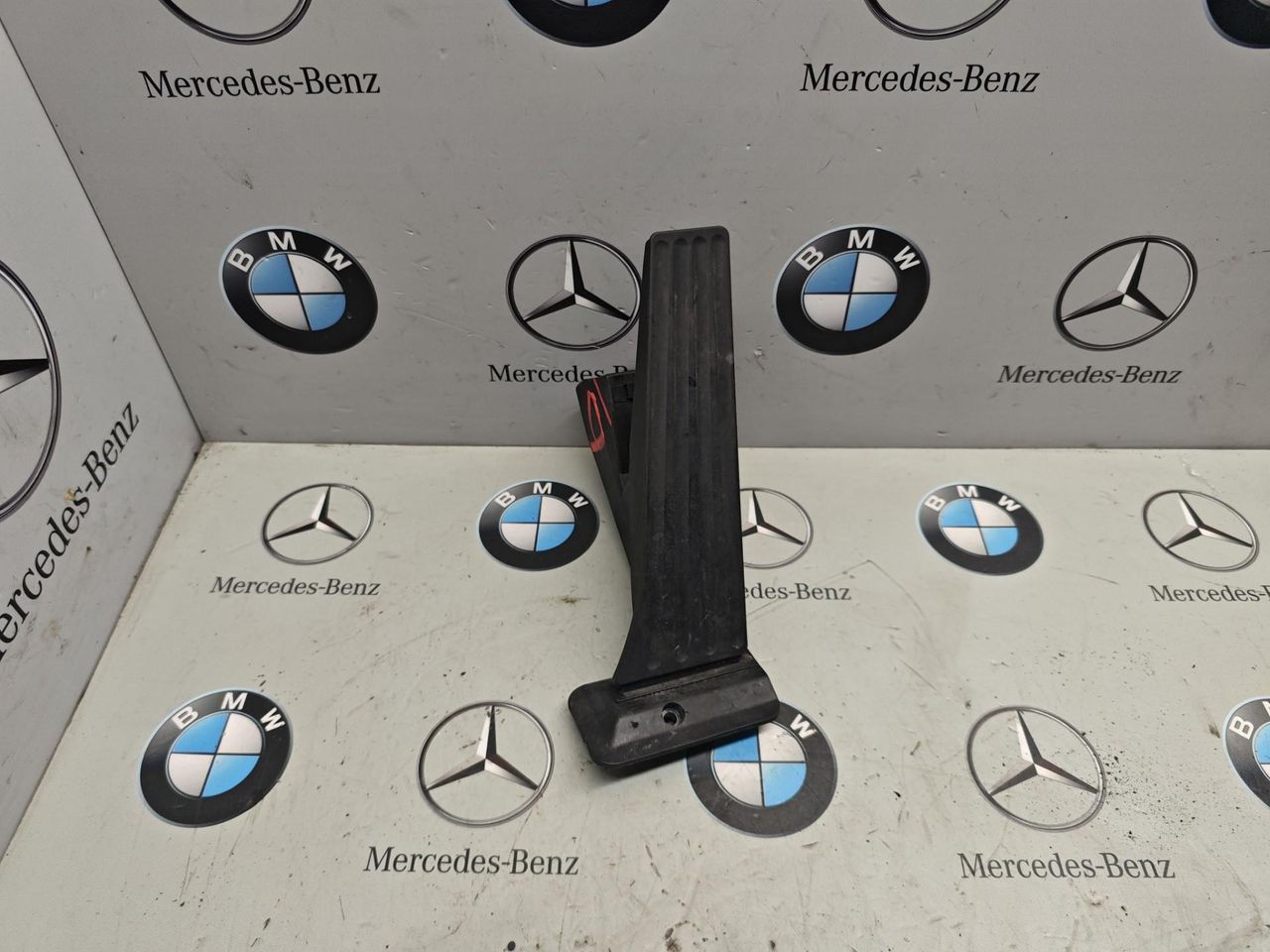 педаль BMW X1 E84 [рестайлинг] 2015, 2.0 л., бензин, 6860784