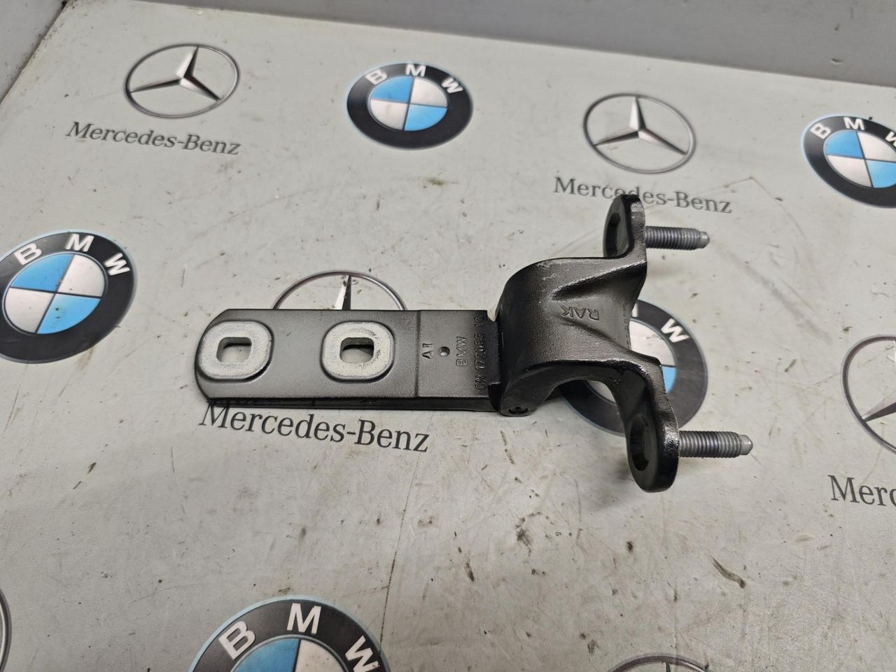 петля крышки багажника BMW X5 G05 [рестайлинг] 2025, 3.0 л., бензин, 7417414