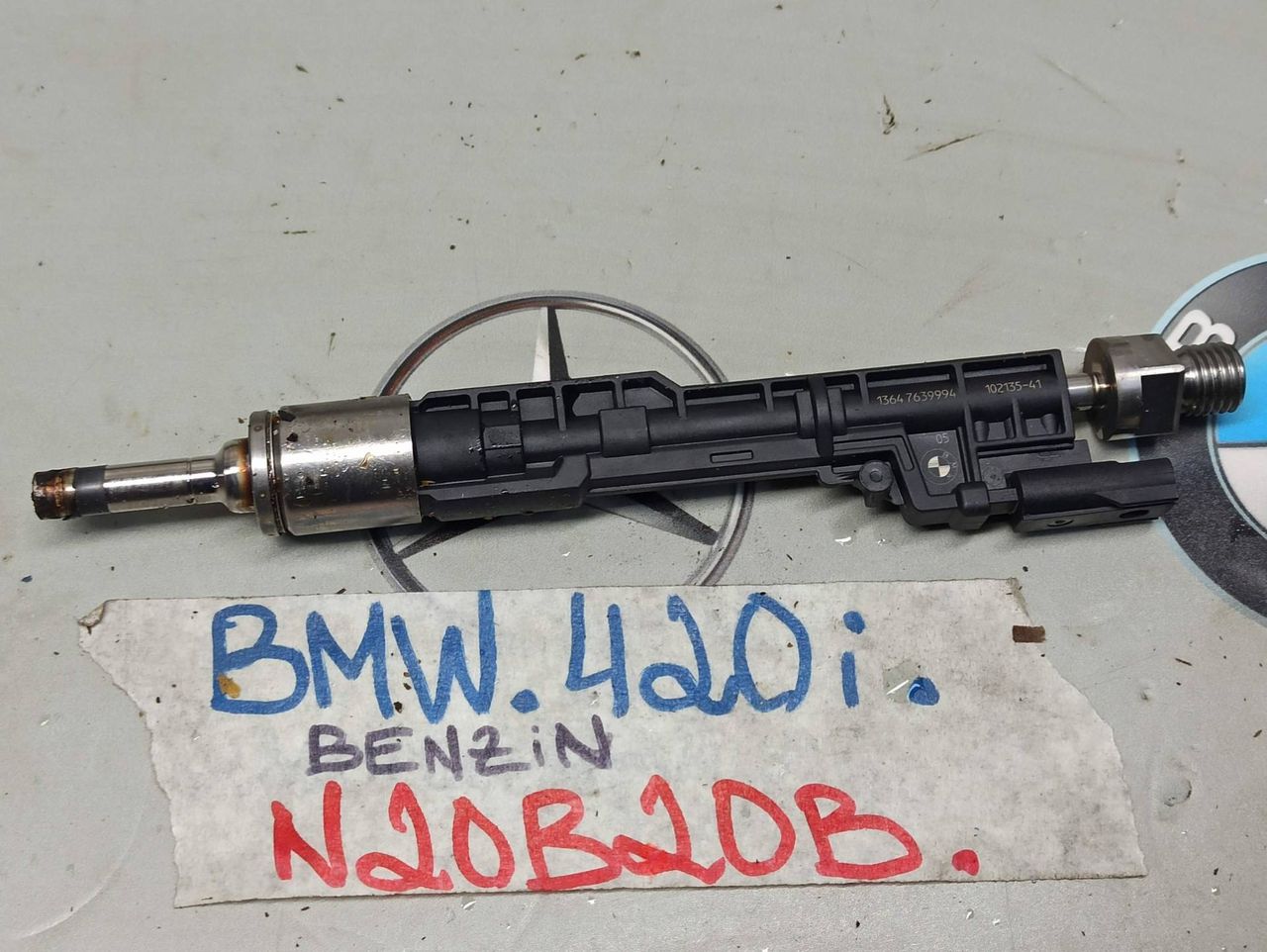форсунка BMW 4 серия F32/F33/F36 2014, 2.0 л., бензин, 7639994