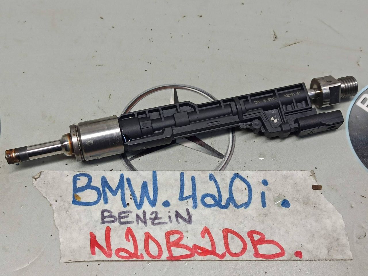 форсунка BMW 4 серия F32/F33/F36 2014, 2.0 л., бензин, 8639994