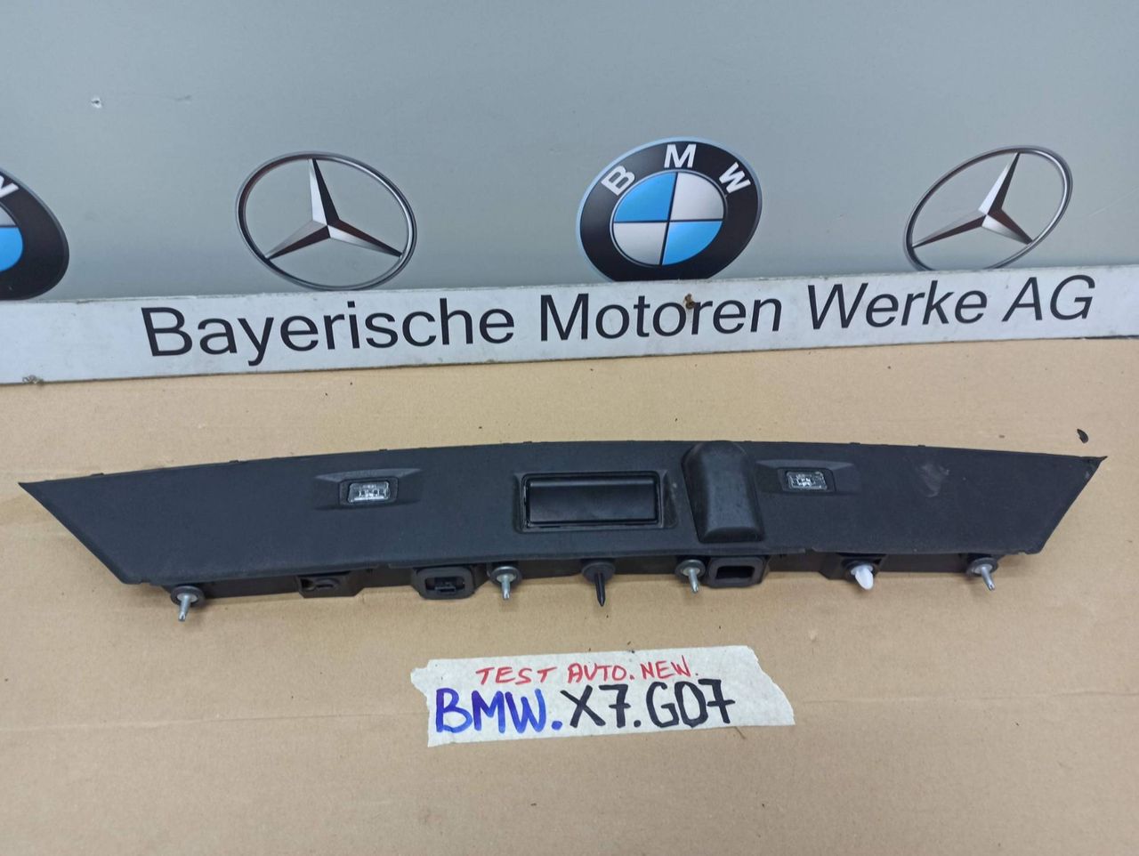подсветка номера BMW X7 G07 [рестайлинг] 2023, 3.0 л., B58B30, бензин, 475, полный привод, 5A30729, 7458169