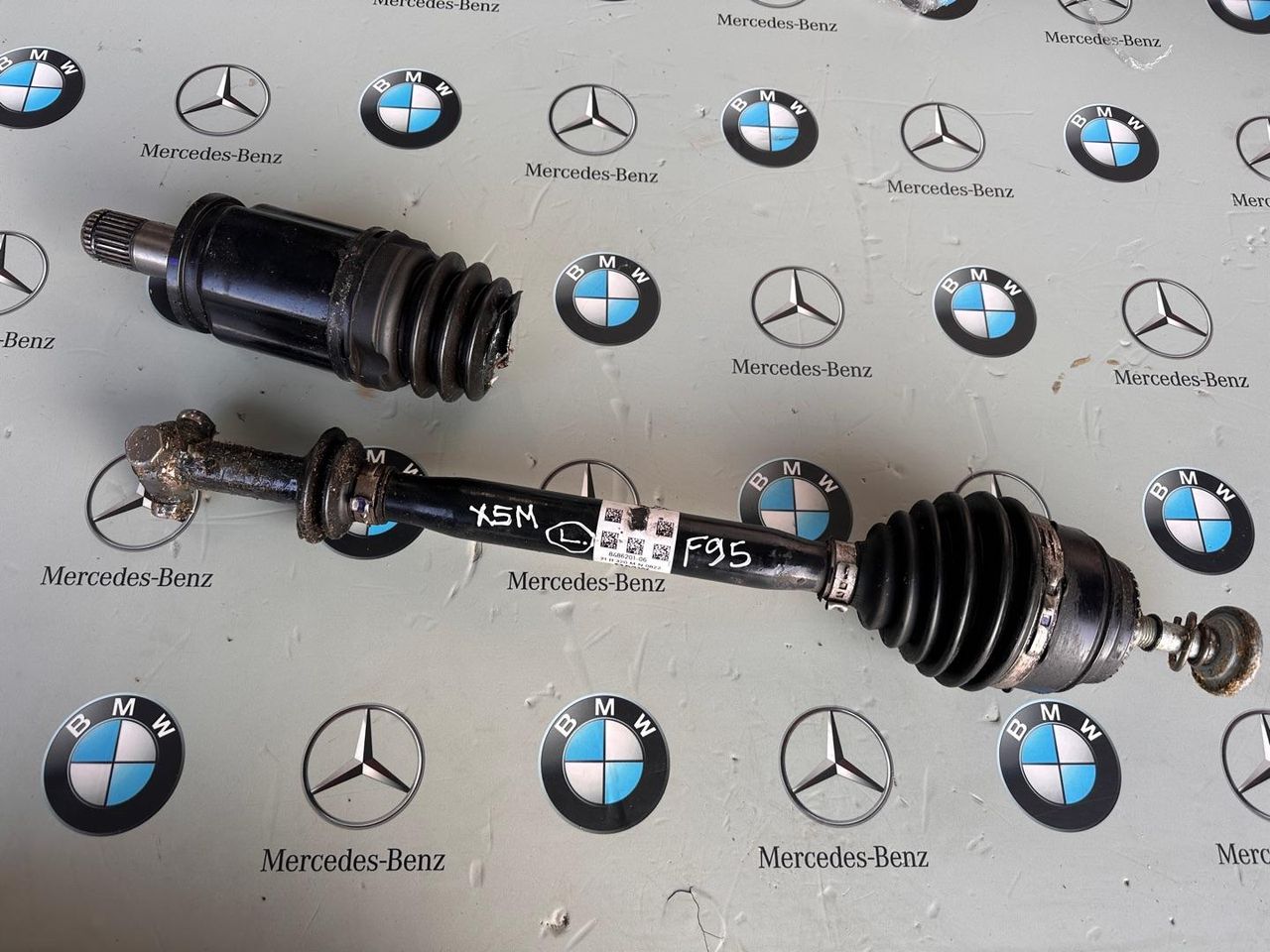 полуось передняя левая (приводной вал, ШРУС) BMW X5 M F95 2021, 4.4 л., бензин, полный привод, 8486201
