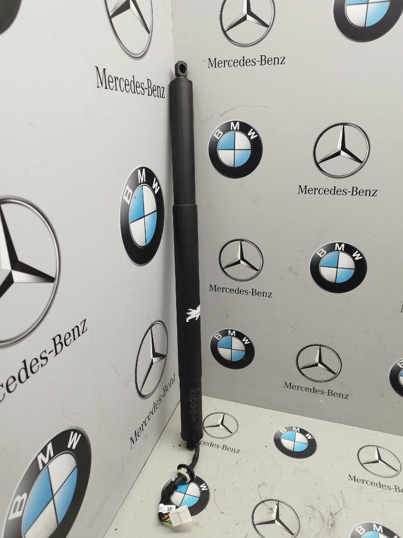 амортизатор крышки багажника (3-5 двери) BMW X5 M F95 [рестайлинг] 2023, 4.4 л., бензин, 416, 9482800