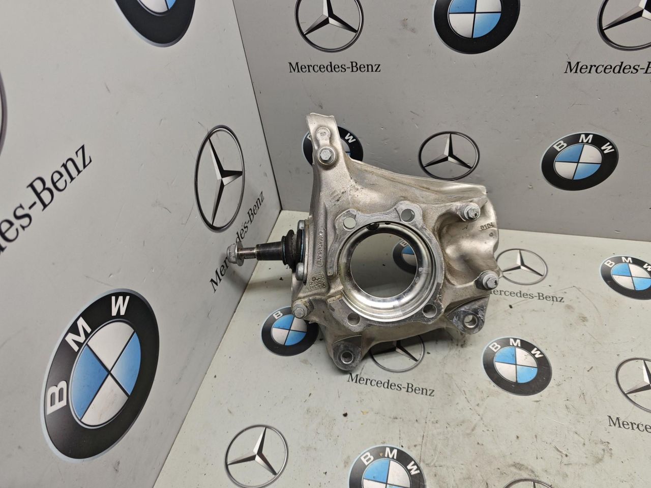 кулак поворотный левый BMW X4 M F98 [рестайлинг] 2023, 475, 8067435