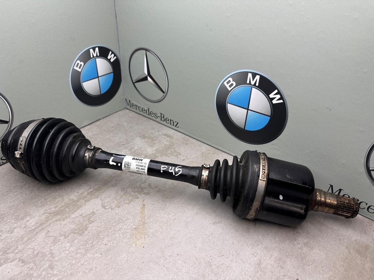 полуось передняя левая (приводной вал, ШРУС) BMW 2 серия Active Tourer F45 2015, 8611939