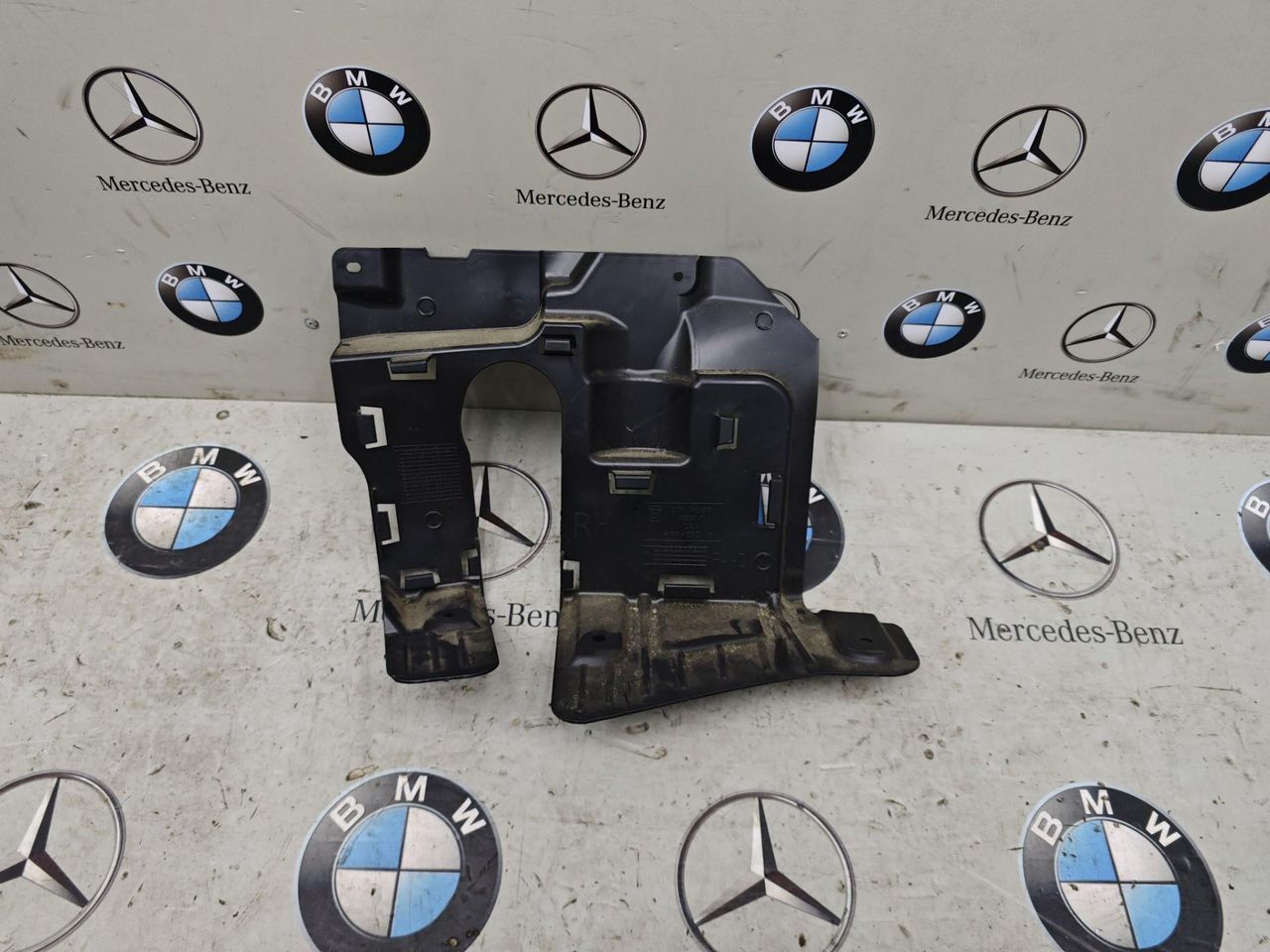 защита рулевой рейки BMW X7 G07 [рестайлинг] 2023, 4.4 л., бензин, a96, полный привод, правый руль, 7424918