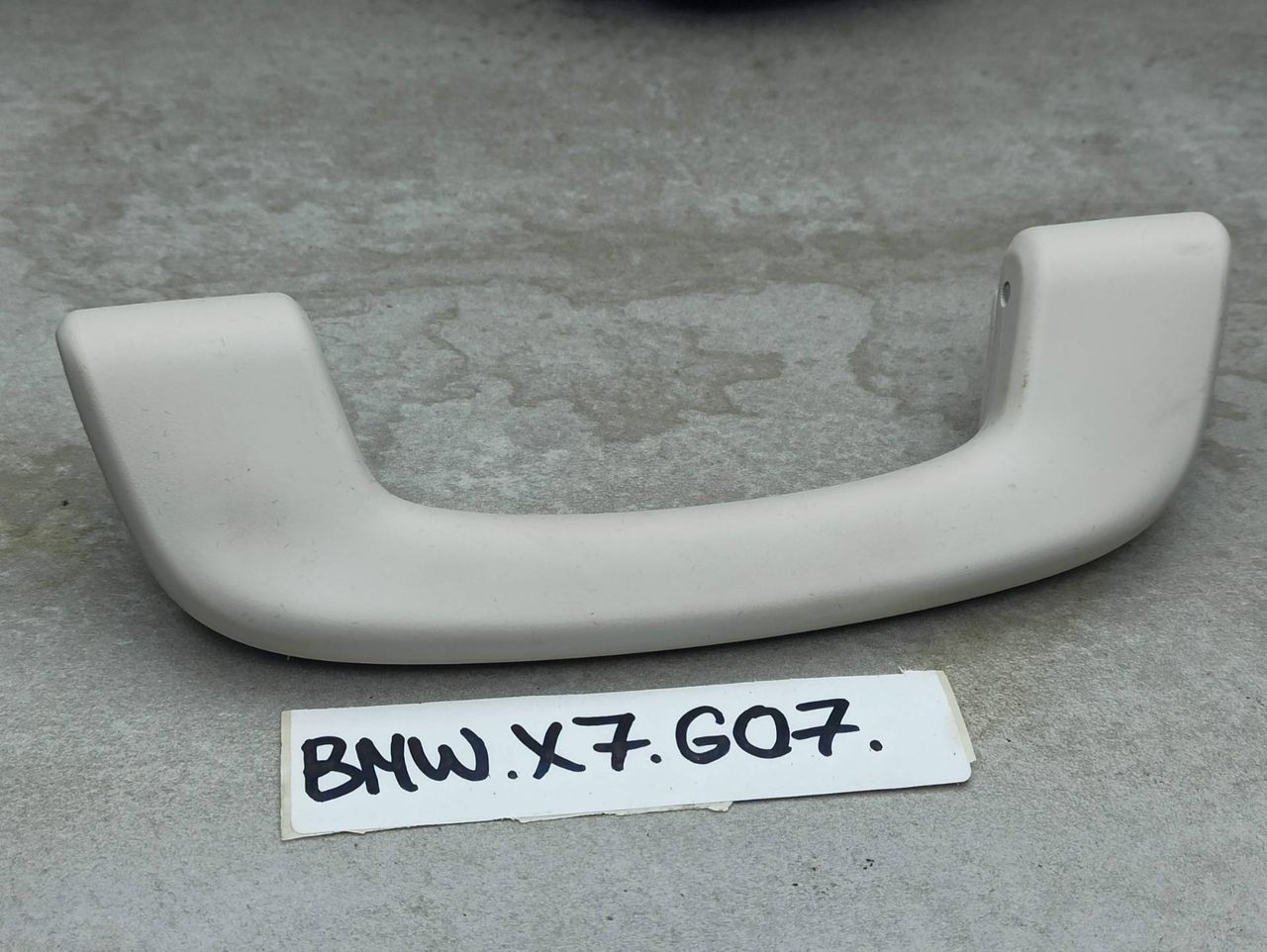 ручка внутренняя потолочная BMW X7 G07 [рестайлинг] 2023, 3.0 л., B58B30, бензин, 475, полный привод, 6531823