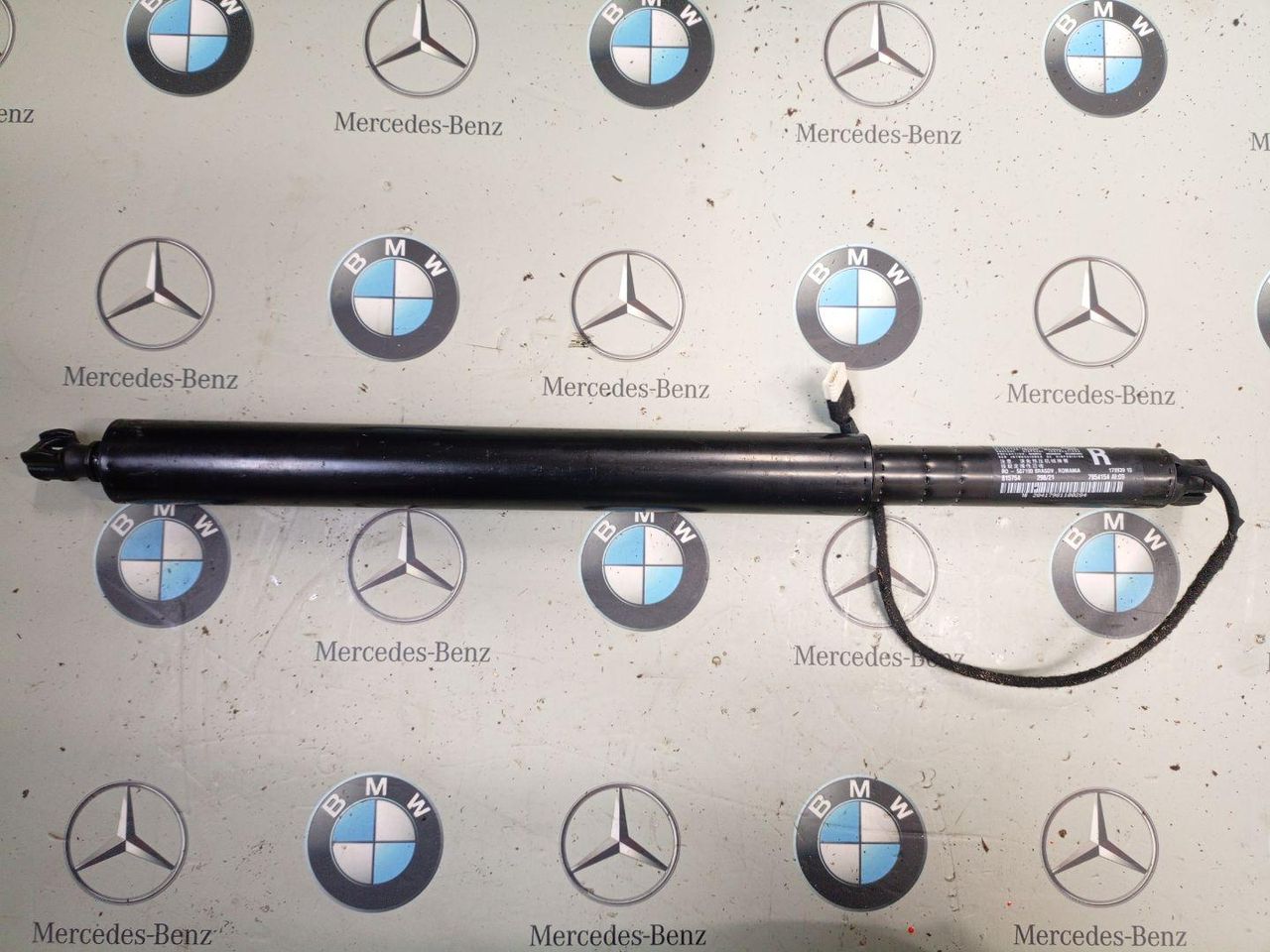 амортизатор крышки багажника (3-5 двери) BMW iX I20 2024, 7954154