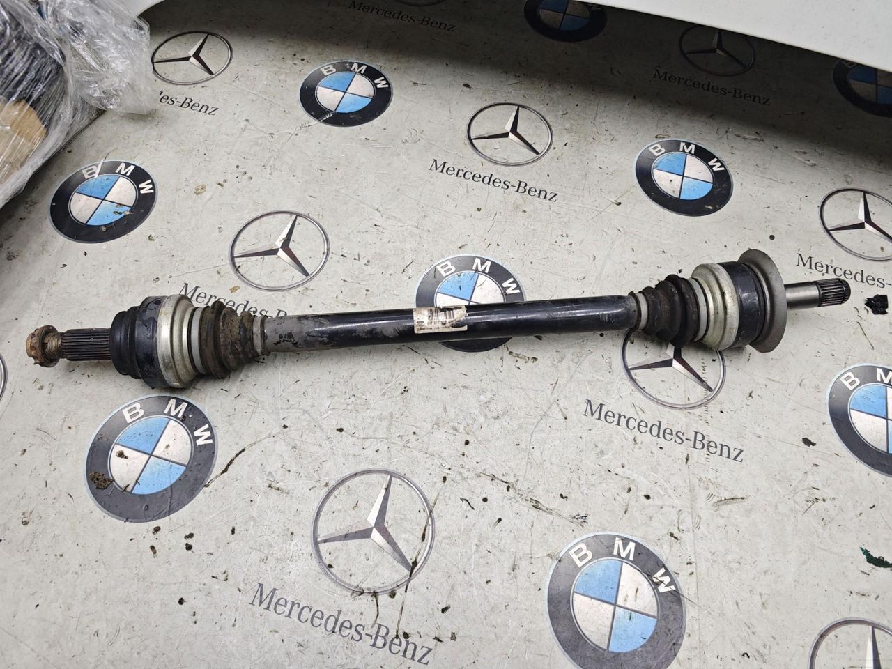 полуось задняя (приводной вал, ШРУС) BMW 6 серия F06/F12/F13 2014, 3.0 л., бензин, 7577508