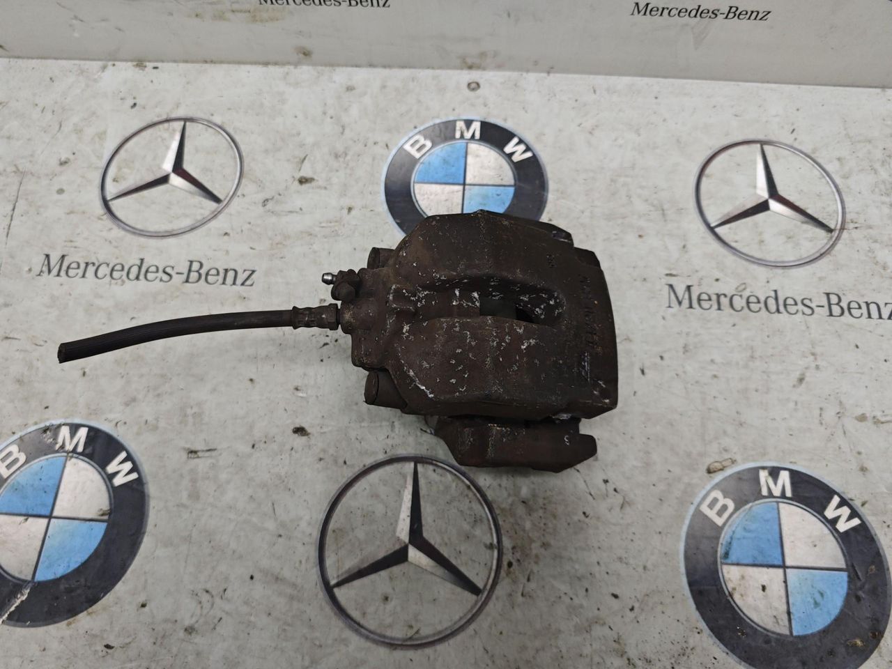 суппорт задний правый BMW X5 F15 2015, 3.0 л., дизель