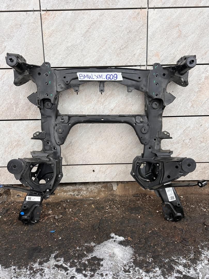 балка подвески передняя (подрамник) BMW XM G09 2023, 4.4 л., бензин, электро, c5y, 6884852