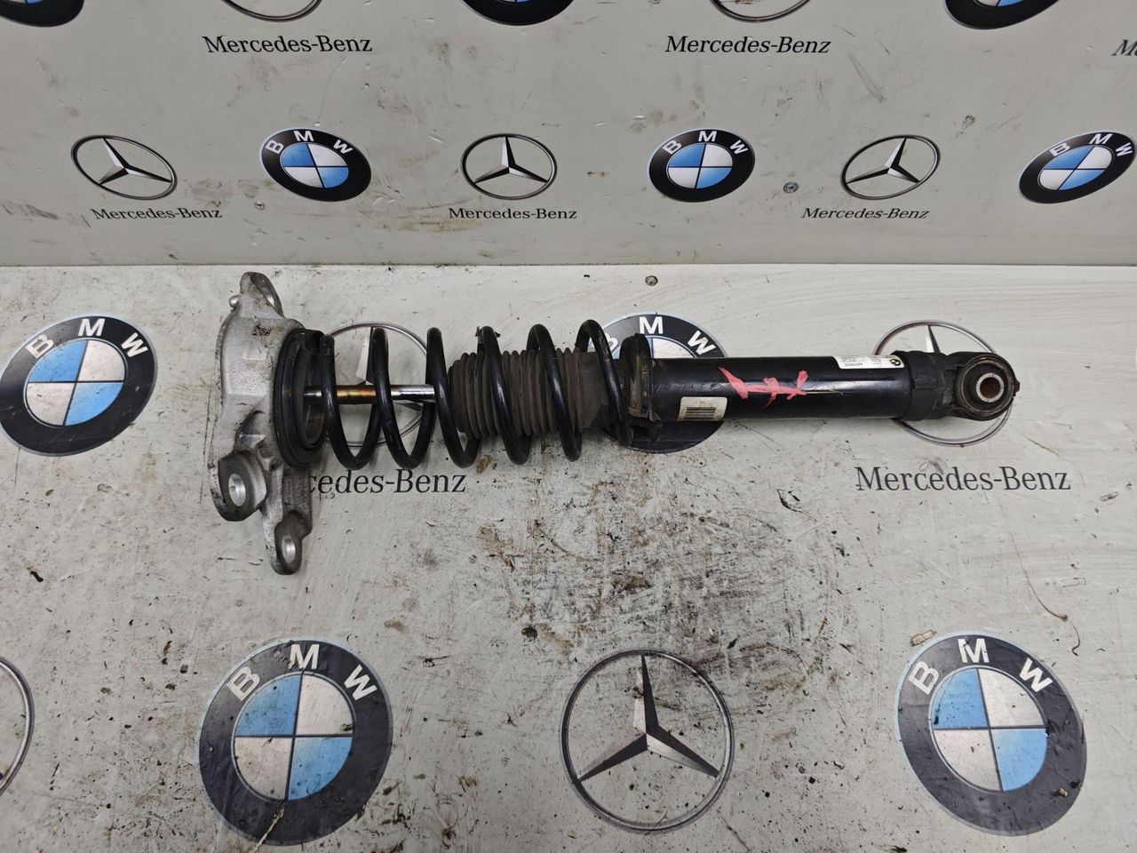 амортизатор задний BMW i3 L01 2015, 6852231