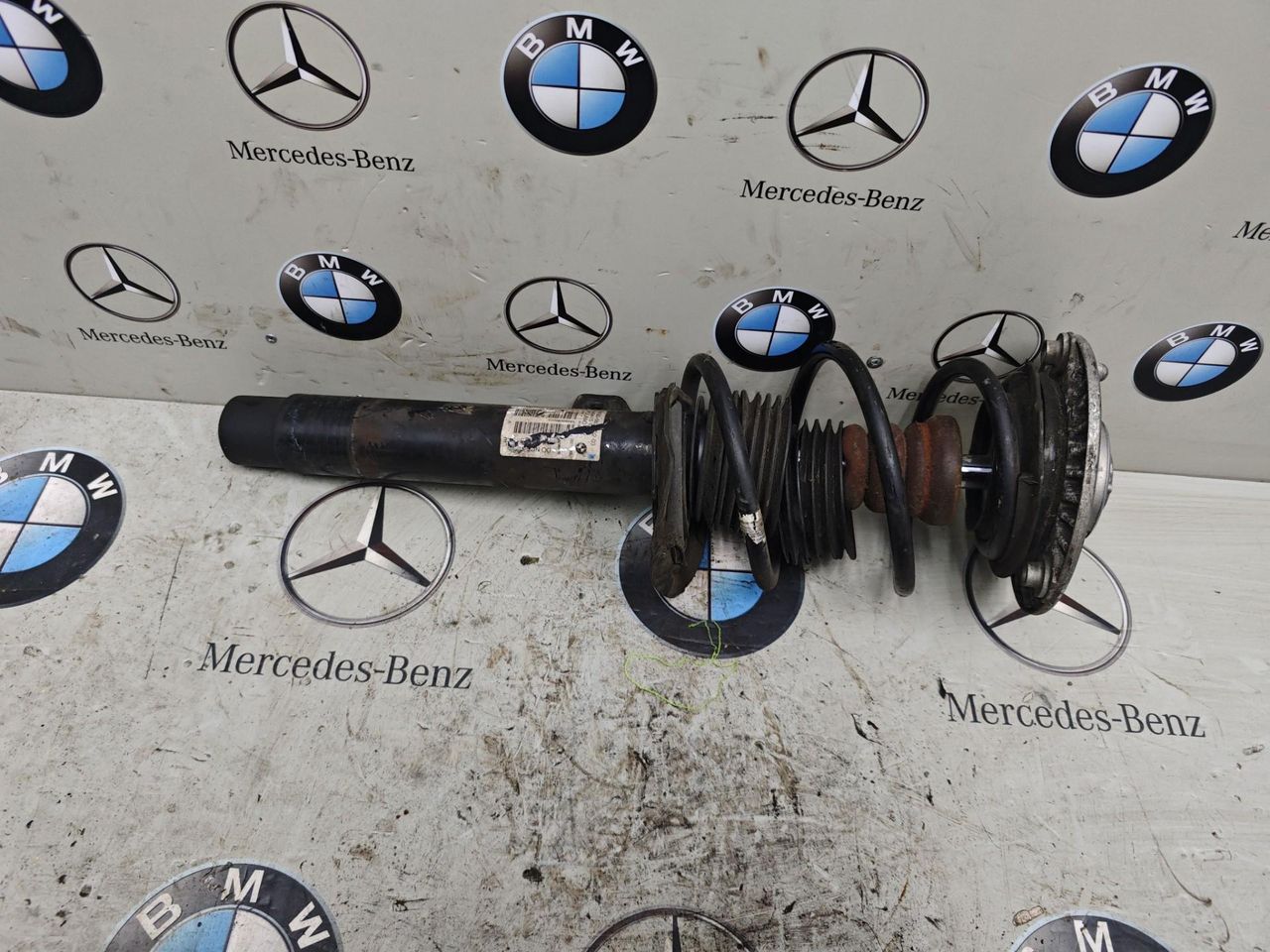 амортизатор передний правый BMW 4 серия F32/F33/F36 2014, 2.0 л., бензин