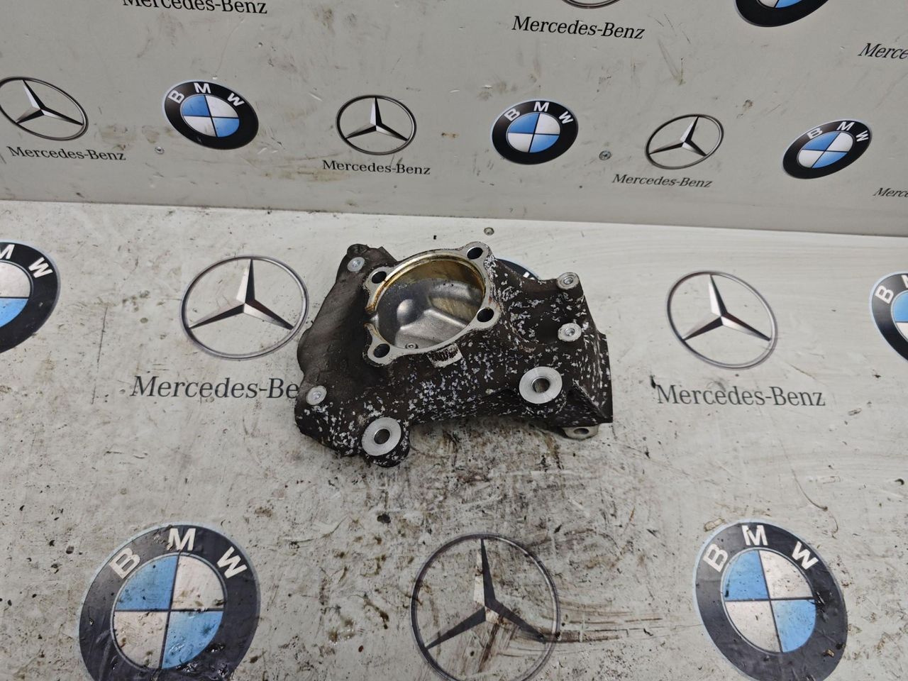 кулак поворотный левый BMW 4 серия F32/F33/F36 2014, 2.0 л., бензин, 6799097