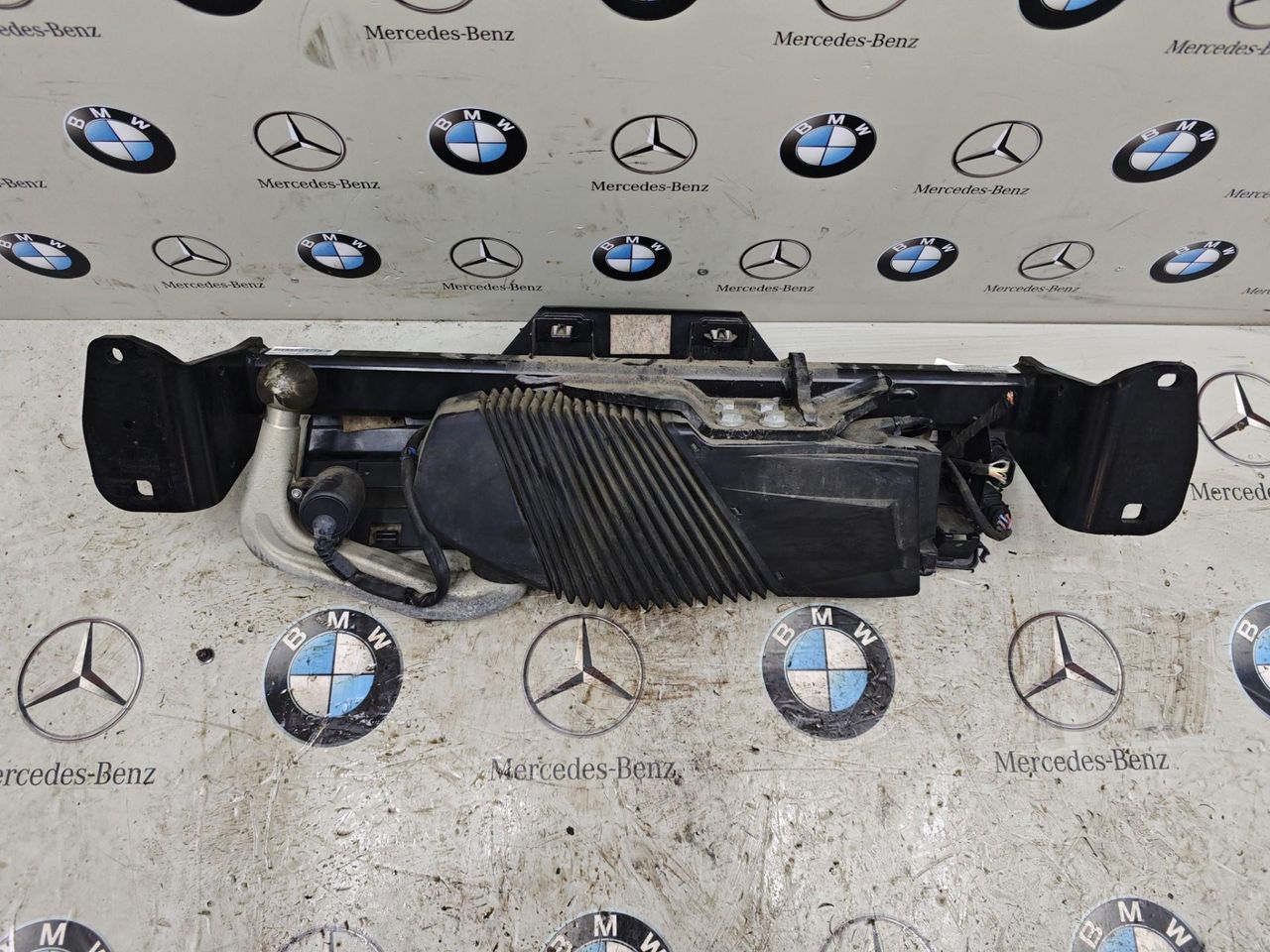 прицепное устройство (фаркоп) BMW 3 серия F30/F31 [рестайлинг] 2016