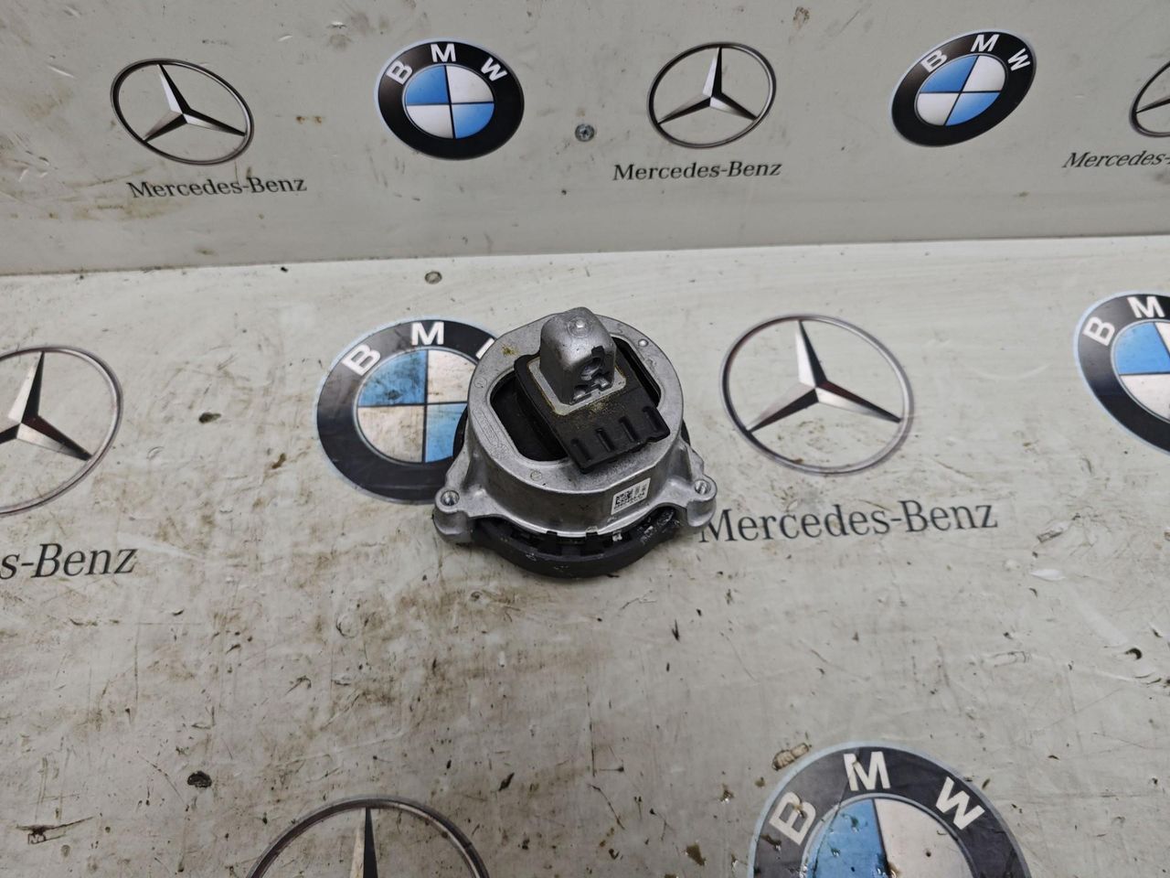 подушка крепления двигателя BMW X3 G01 [рестайлинг] 2023, 2.0 л., бензин, a300, 6860495