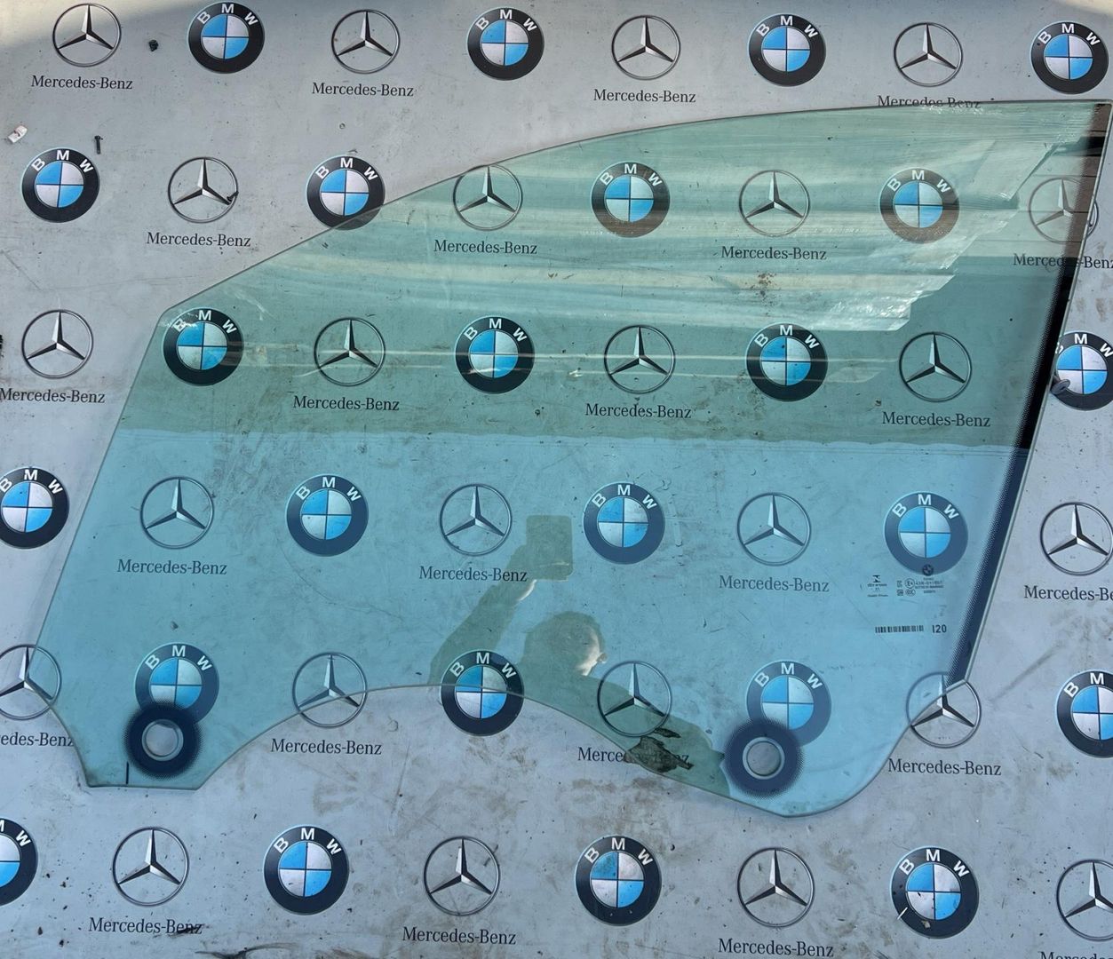 стекло двери передней левой BMW iX I20 2024