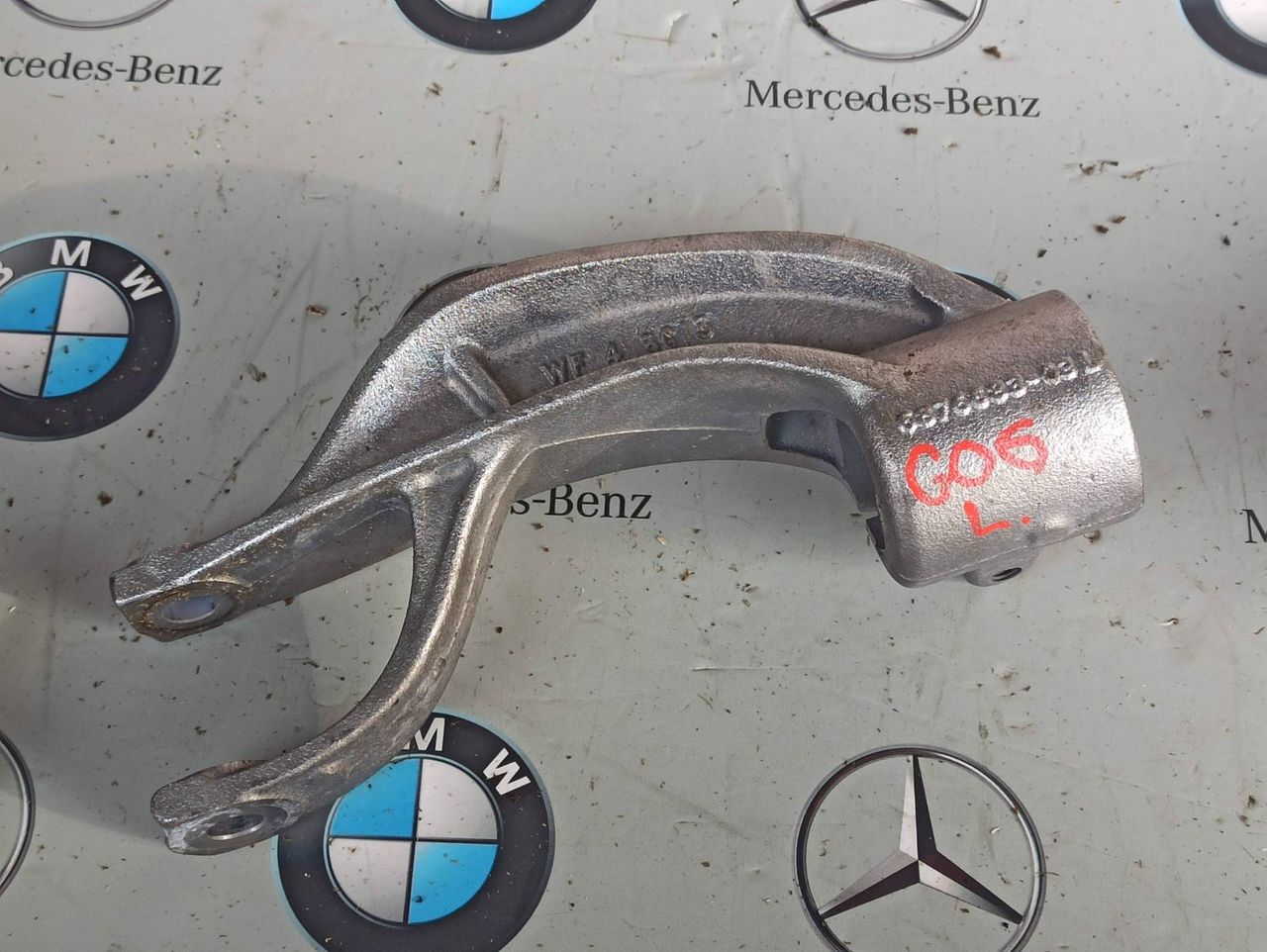 крепление амортизатора BMW X6 G06 [рестайлинг] 2023, 3.0 л., бензин, c36, 6876683