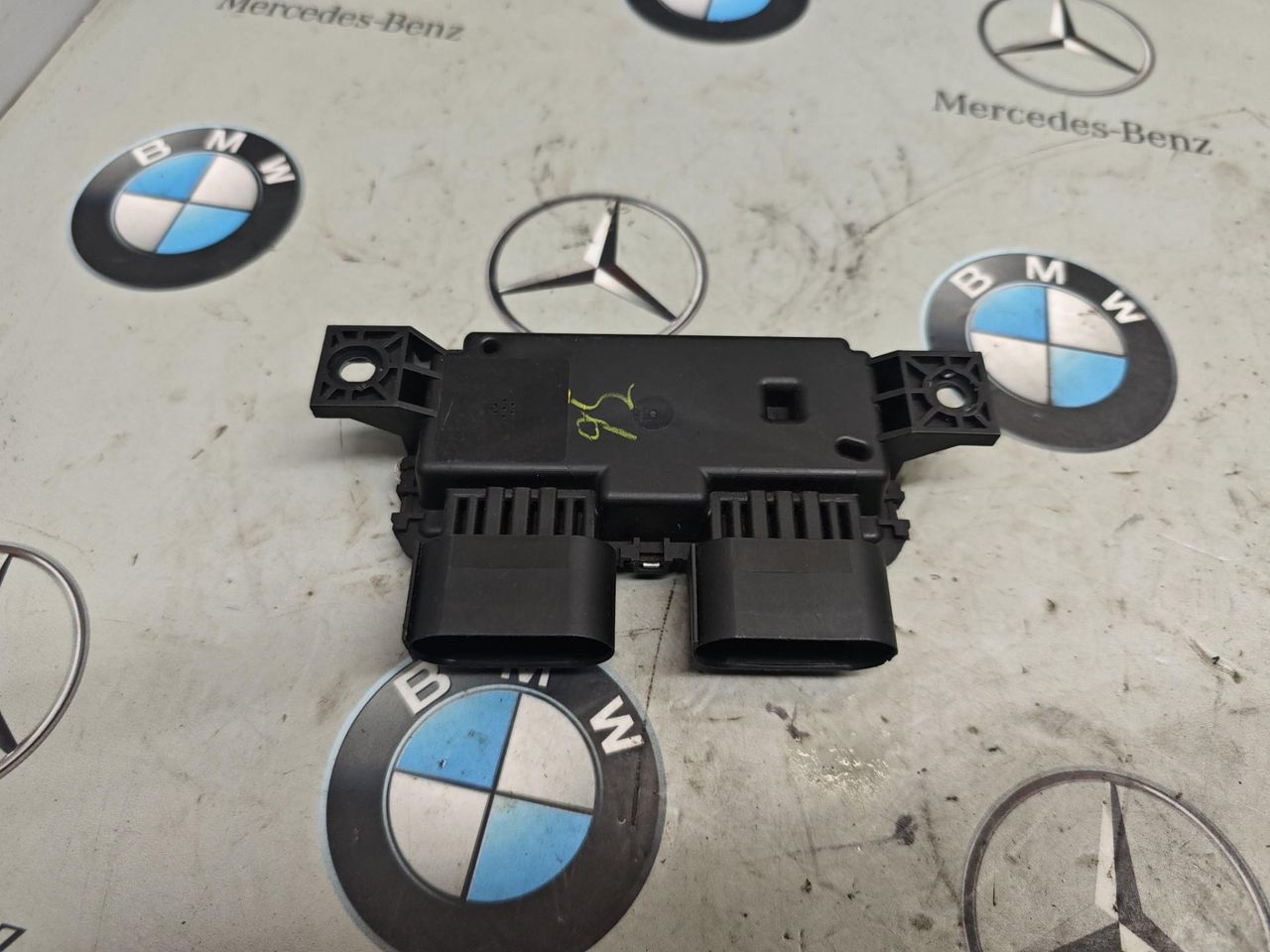 реле бензонасоса Mercedes-Benz GLB-Класс 1 поколение 2022, бензин, задний привод, A0009008214, A0009015503