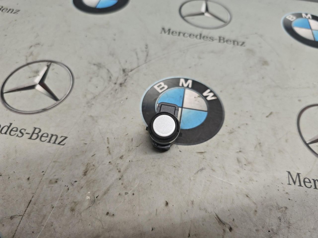 парктроник передний BMW X7 G07 [рестайлинг] 2023, 4.4 л., бензин, a96, полный привод, правый руль, 5A17965