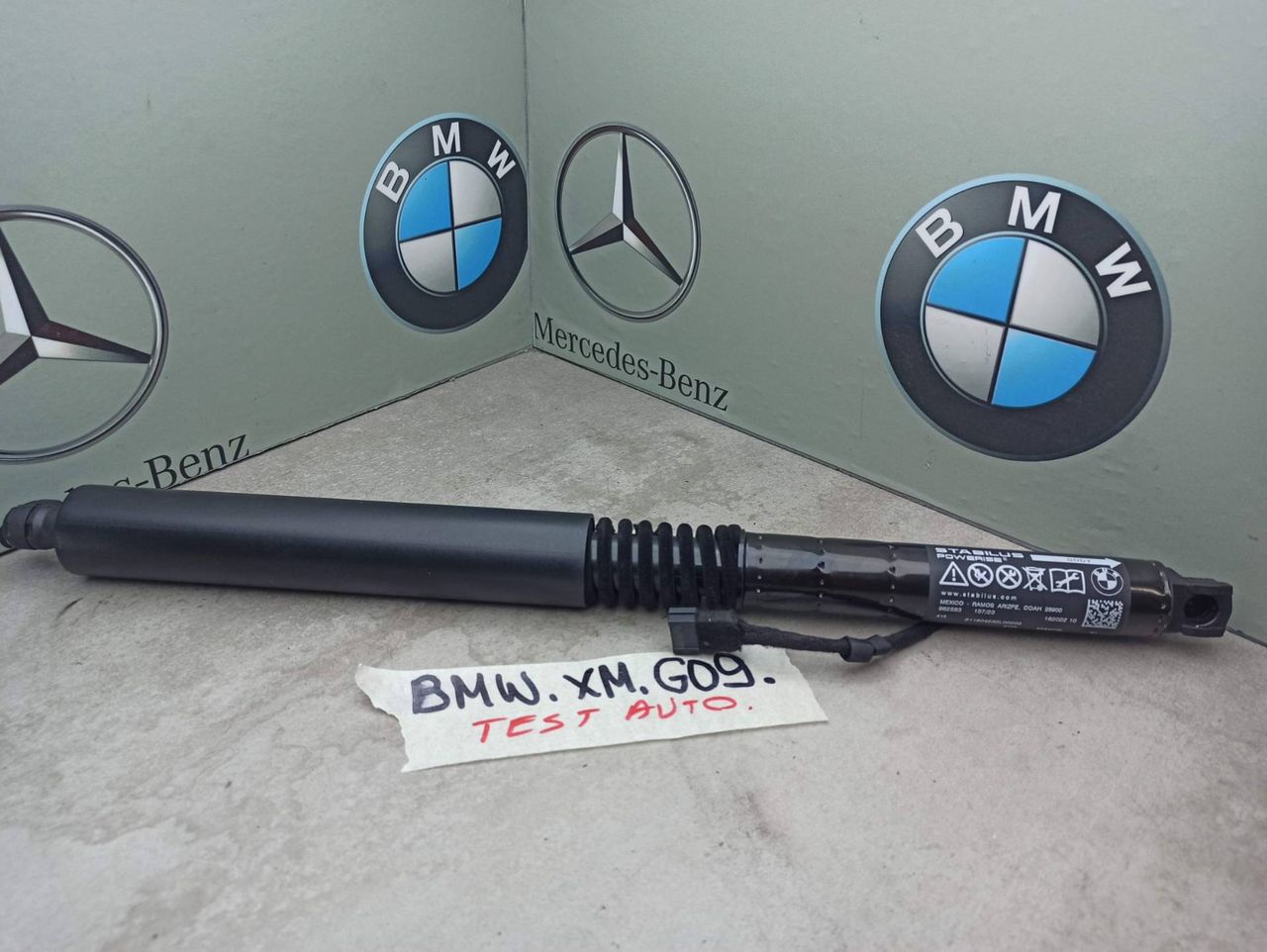 амортизатор крышки багажника (3-5 двери) BMW XM G09 2023, 4.4 л., бензин, электро, c5y, 5A84C79
