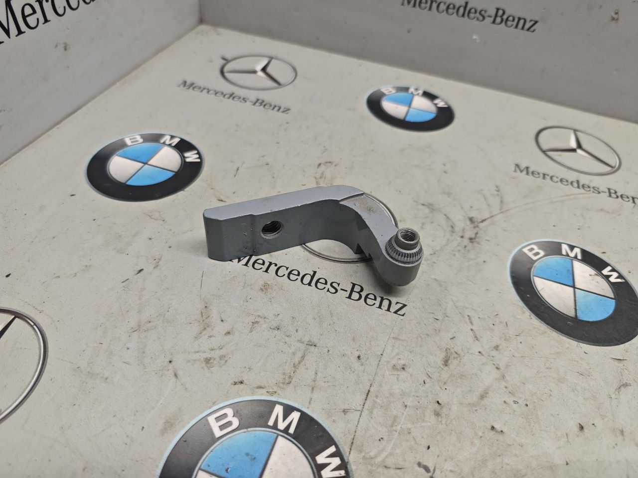 петля двери BMW X5 G05 [рестайлинг] 2023, 3.0 л., бензин, c4p, полный привод, 7333093