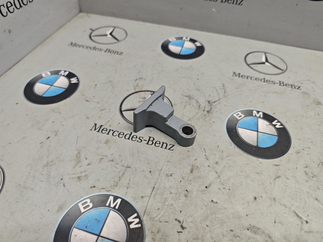 петля двери BMW X5 G05 [рестайлинг] 2023, 3.0 л., бензин, c4p, полный привод, 7333061