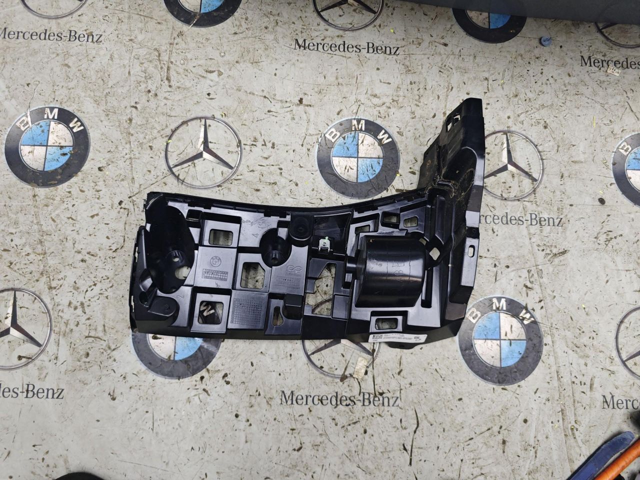Крепление бампера заднего BMW X5 G05 [рестайлинг] 2023, 3.0 л., бензин, c4p, полный привод, 8086291