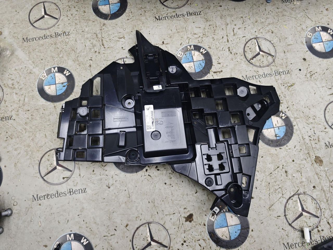Крепление бампера заднего BMW X5 G05 [рестайлинг] 2023, 3.0 л., бензин, c4p, полный привод, 8085646