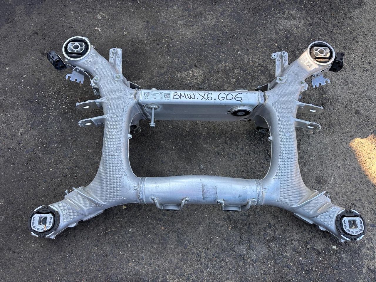 балка подвески задняя BMW X6 G06 [рестайлинг] 2023, 3.0 л., бензин, a96, полный привод, 6894149, 9184585