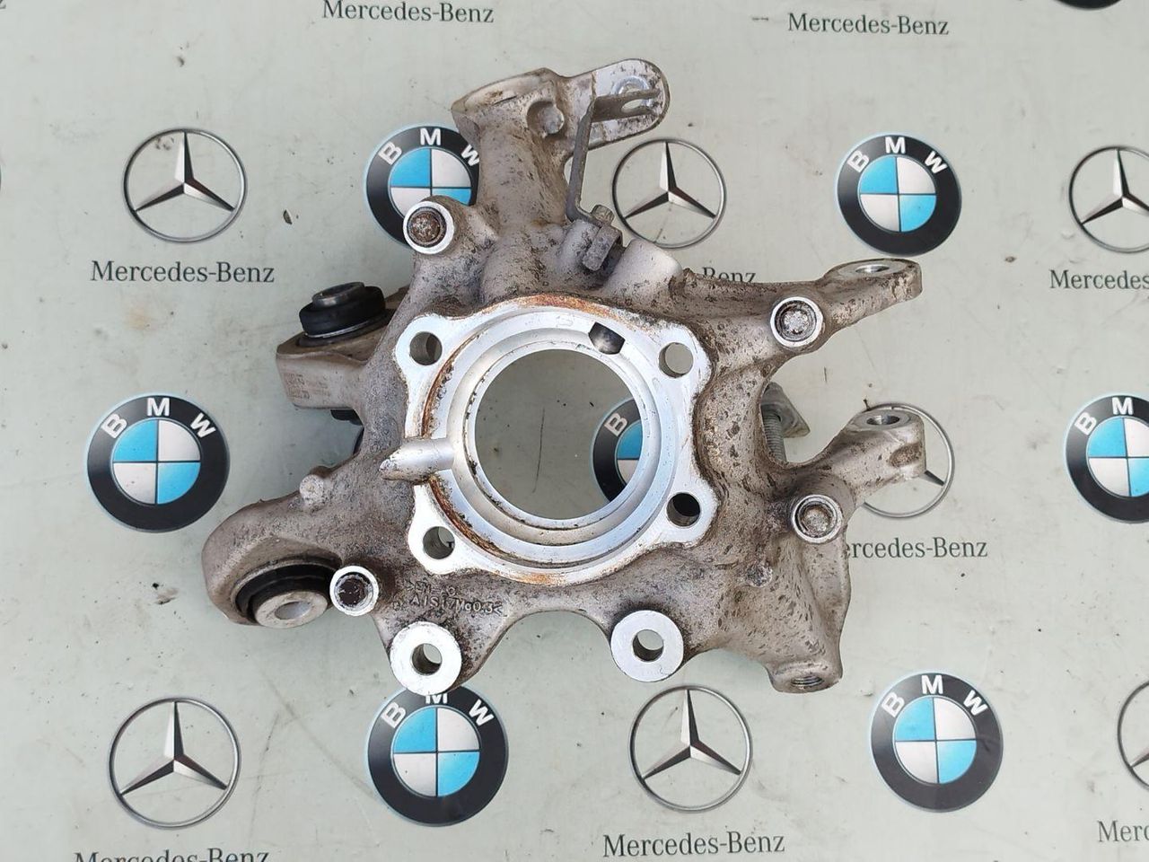 кулак поворотный правый BMW iX I20 2024, 6890578