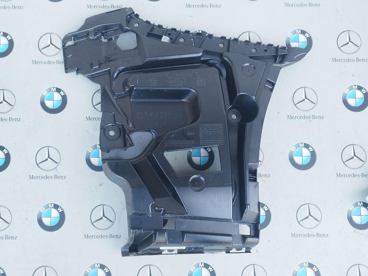 Крепление бампера заднего BMW 8 серия G14/G15 [рестайлинг] 2022, 3.0 л., B58B30C, бензин, АКПП, c36, купе, полный привод, 8075248
