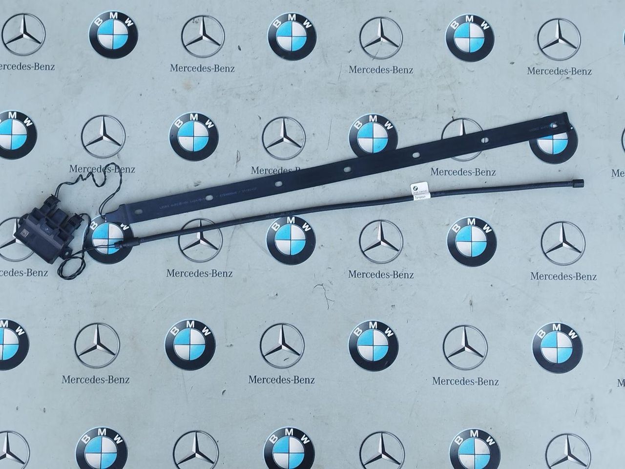 Антенна системы комфортного доступа BMW 8 серия G14/G15 [рестайлинг] 2022, 3.0 л., B58B30C, бензин, АКПП, c36, купе, полный привод, 7391042, 7391043, 5A398E8
