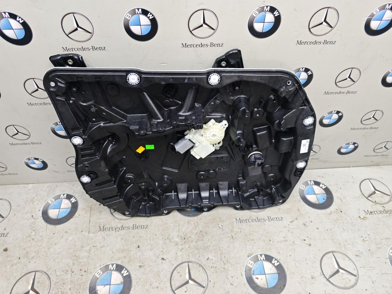 стеклоподъемник передний левый BMW X5 G05 [рестайлинг] 2023, 3.0 л., бензин, c4p, полный привод, 9450783