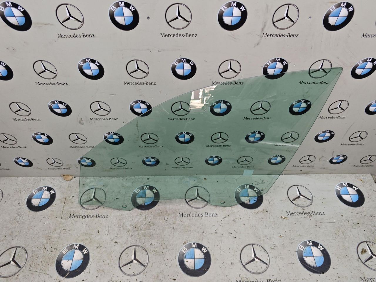 стекло двери передней левой BMW X5 G05 [рестайлинг] 2023, 3.0 л., бензин, c4p, полный привод