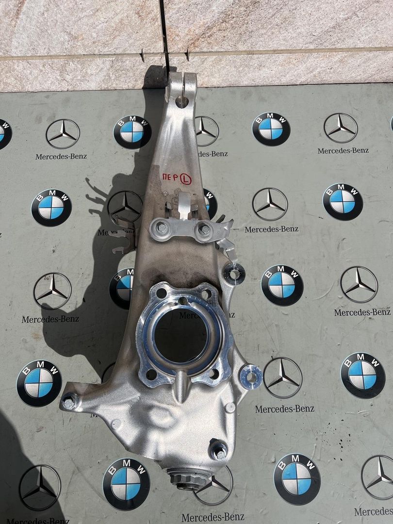 кулак поворотный левый BMW 8 серия G14/G15 [рестайлинг] 2022, 3.0 л., B58B30C, бензин, АКПП, c36, купе, полный привод, 6884385