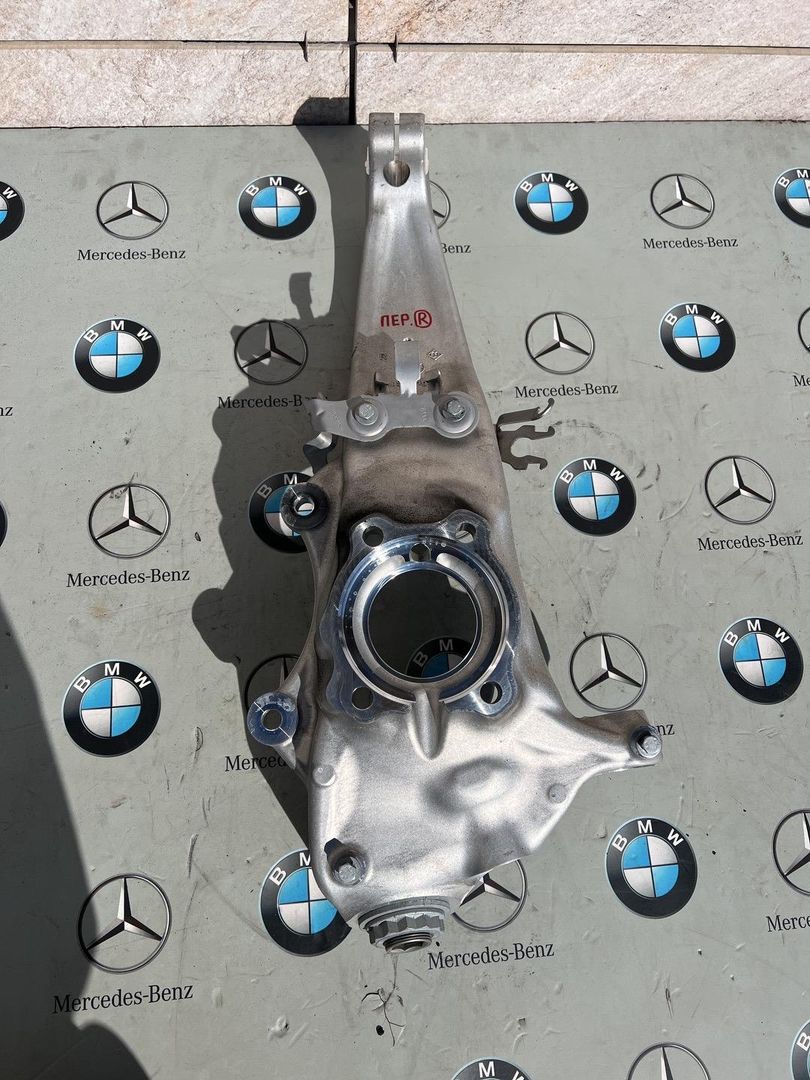 кулак поворотный правый BMW 8 серия G14/G15 [рестайлинг] 2022, 3.0 л., B58B30C, бензин, АКПП, c36, купе, полный привод, 6884386