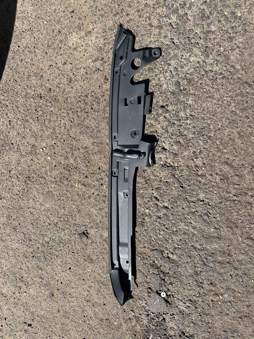 планка под капот BMW 8 серия G14/G15 [рестайлинг] 2022, 3.0 л., B58B30C, бензин, АКПП, c36, купе, полный привод, 7371509