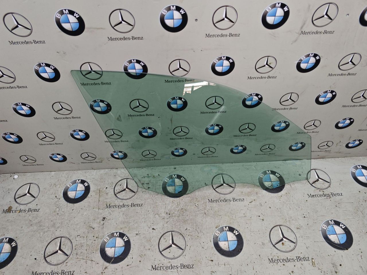 стекло двери передней правой BMW X5 G05 [рестайлинг] 2023, 3.0 л., бензин, c4p, полный привод