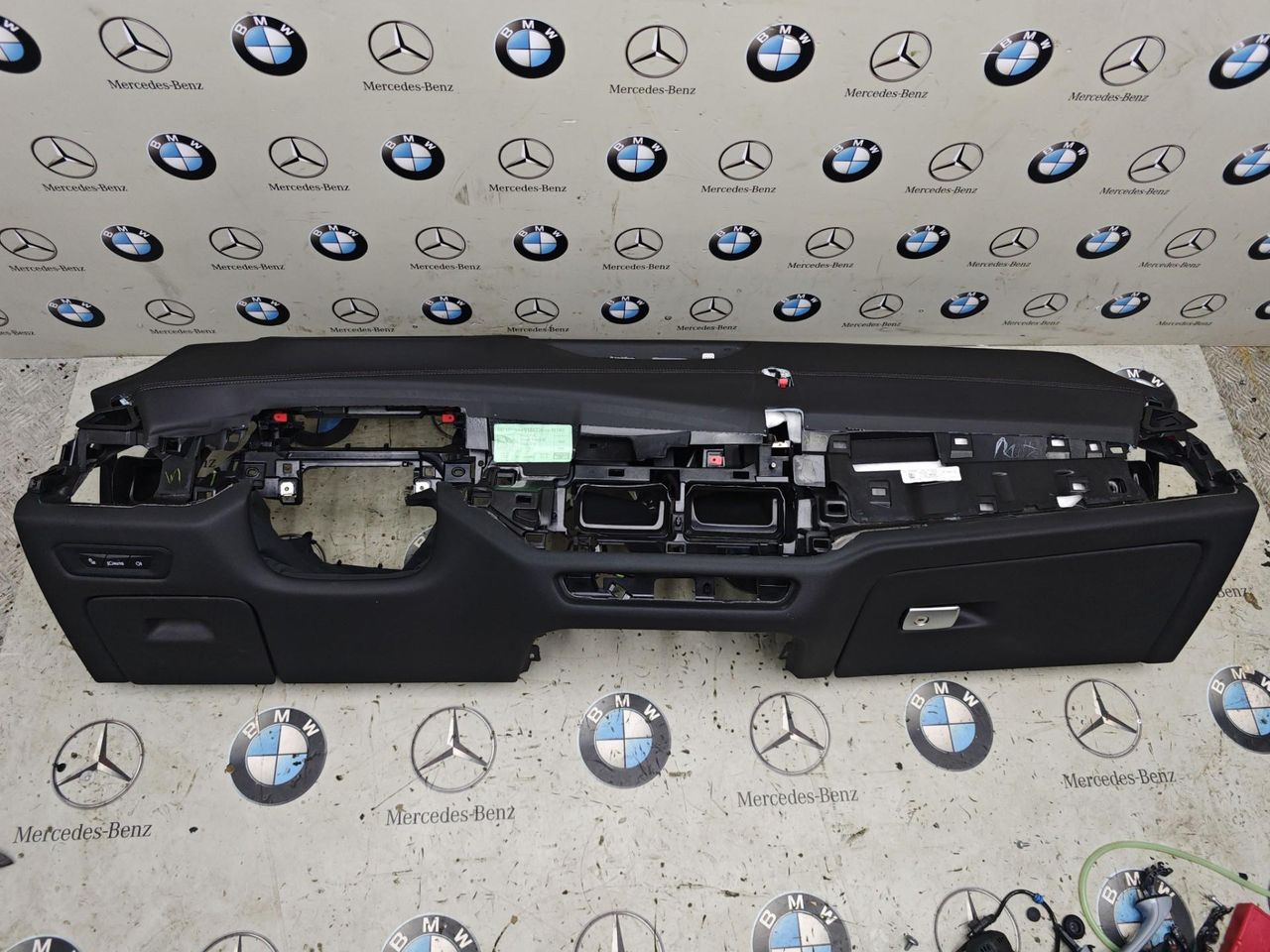 панель передняя салона (торпедо) BMW X5 G05 [рестайлинг] 2023, 3.0 л., бензин, c4p, полный привод, 9184334