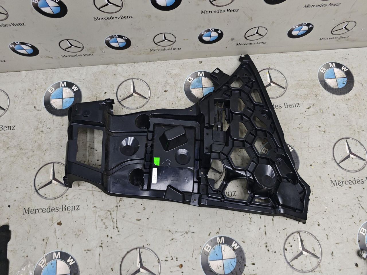 Крепление бампера заднего BMW X6 G06 [рестайлинг] 2023, 3.0 л., бензин, c36, 8085683