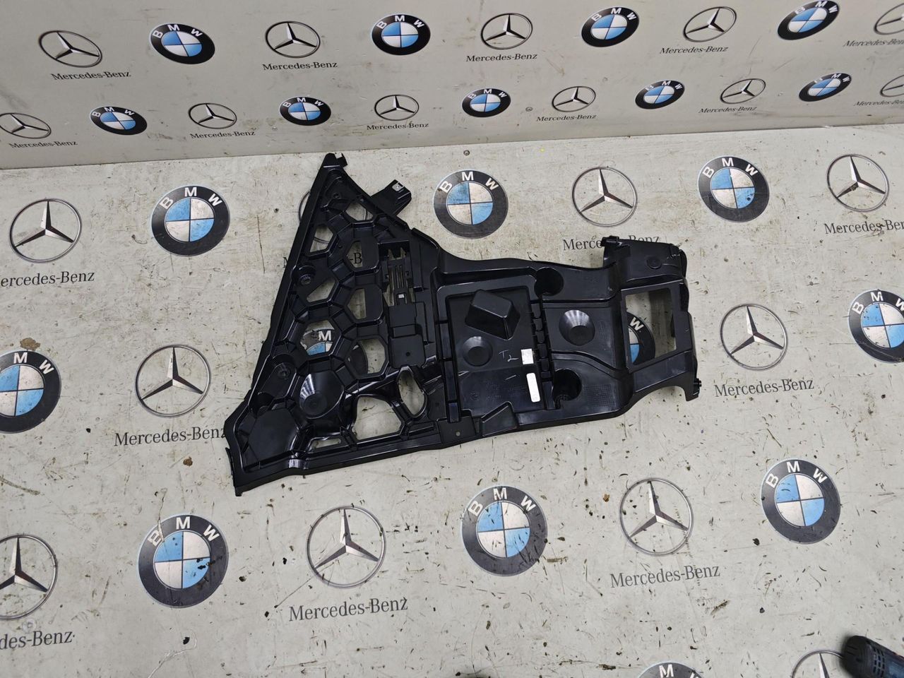 Крепление бампера заднего BMW X6 G06 [рестайлинг] 2023, 3.0 л., бензин, c36, 8085684