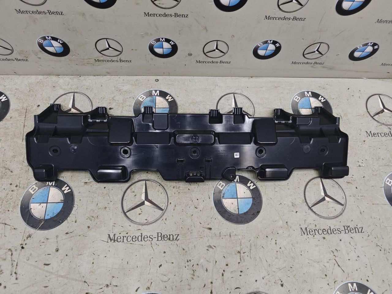 Крепление бампера заднего BMW XM G09 2023, 4.4 л., бензин, c5y, полный привод, 9450918