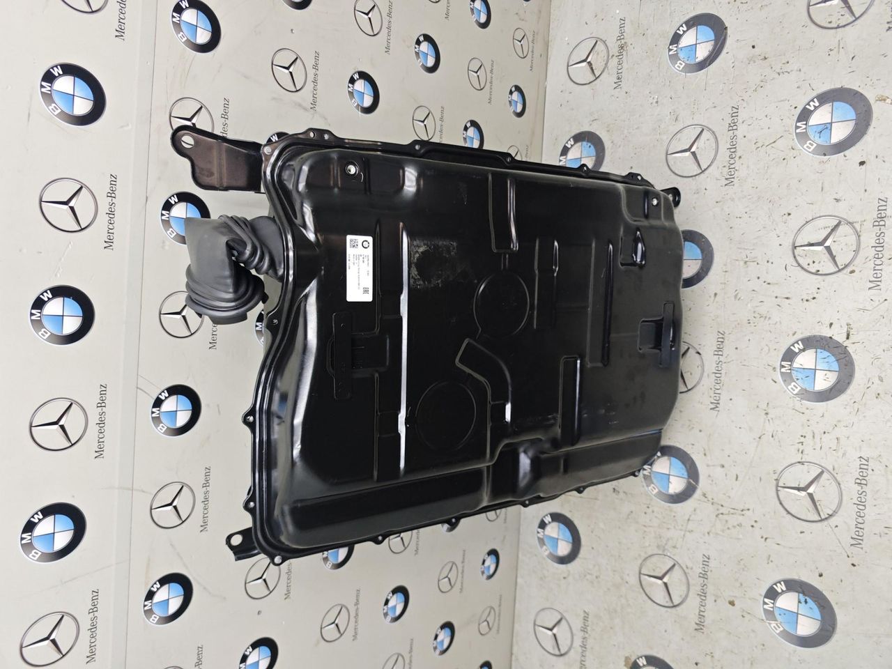 защита топливного бака BMW XM G09 2023, 4.4 л., бензин, c5y, полный привод, 9798088