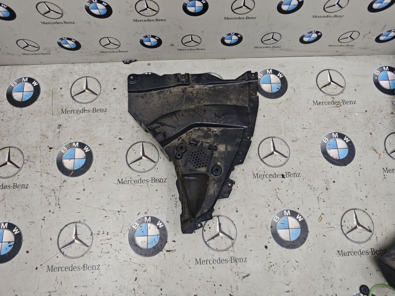 защита арок передняя правая (подкрылок) BMW XM G09 2023, 4.4 л., бензин, c5y, полный привод, 9451716