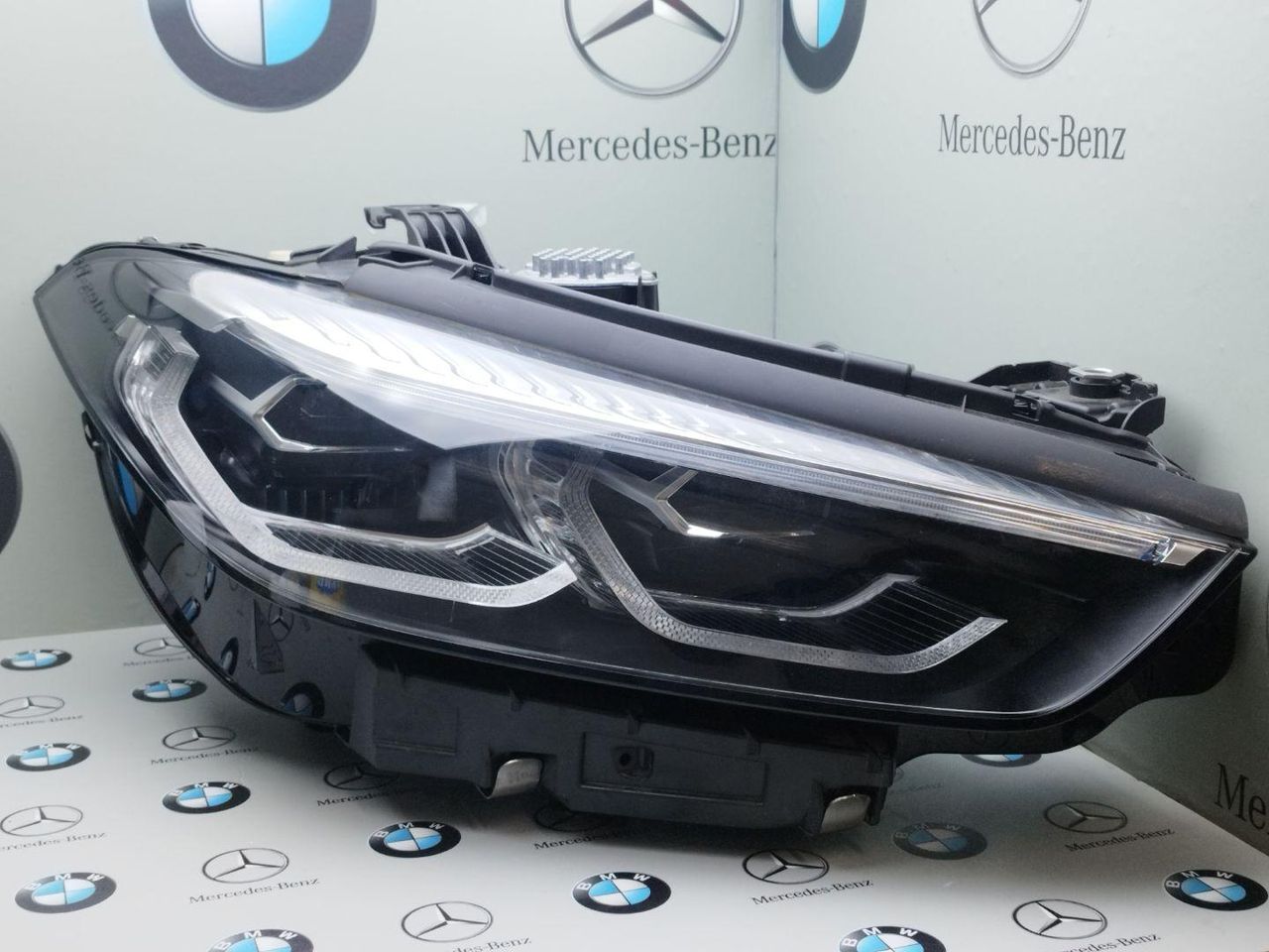 фара правая BMW 8 серия G14/G15 [рестайлинг] 2022, 3.0 л., B58B30C, бензин, АКПП, c36, купе, полный привод, 5A41008